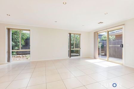 15 Shedden Street, Casey ACT 2913 - House For Rent | Domain - Photo 2