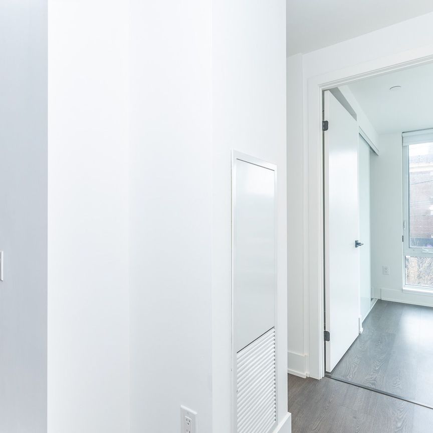 For Lease - 1888 Queen Street Unit# 204, Toronto, Ontario - Photo 1