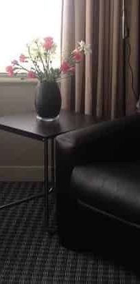 Fully Furnished - Spacious one bedroom plus study - Photo 1