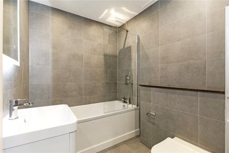 4 bedroom apartment to rent - Photo 3