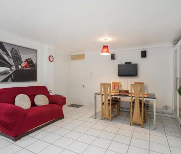 6 bedroom detached house to rent - Photo 4