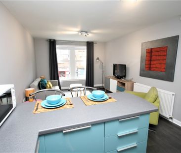 Modern & Stylish 2 Bed with parking, Duke St Available 27/4/2026 - Photo 5