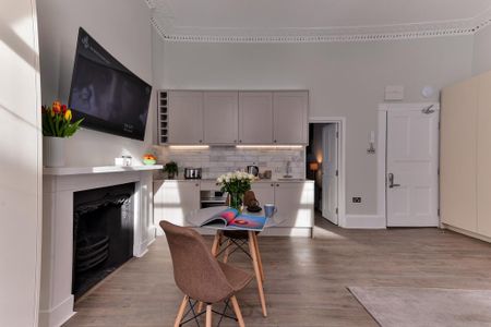 1 bedroom flat to rent - Photo 2