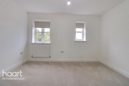 2 bedroom semi-detached house to rent - Photo 4