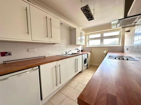 1 bedroom flat to rent - Photo 3