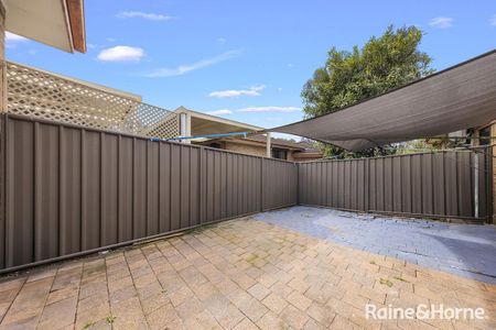 Charming 2 Bedroom Villa in the Heart of Macquarie Fields - Photo 3