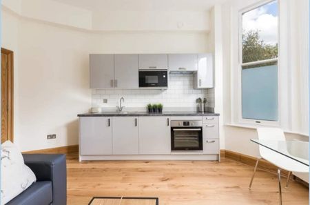 1 Bed Flat, St Johns Road, TW9 - Photo 4