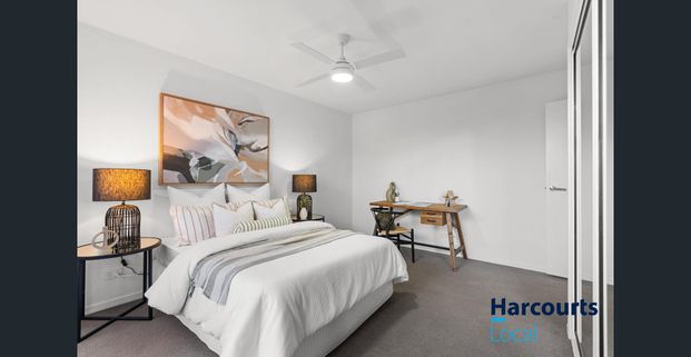 Executive Living in Windsor! - Photo 1