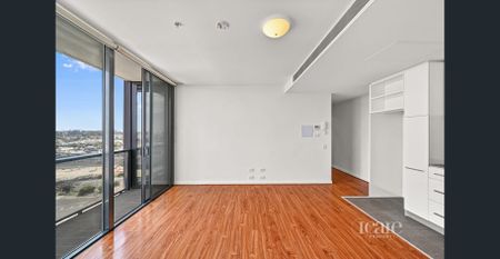 Spectacular View at Docklands Apartment - Photo 3