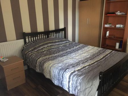 5 bedroom terraced house to rent - Photo 3