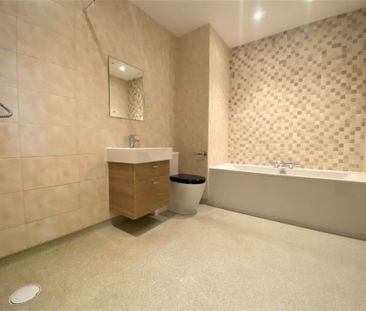 Hamilton Court, Fernhill Road, Blackwater, GU17 - Photo 5