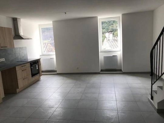 Location appartement rénové 4 pièces 80 m² à Chambonas (07140) - Photo 1