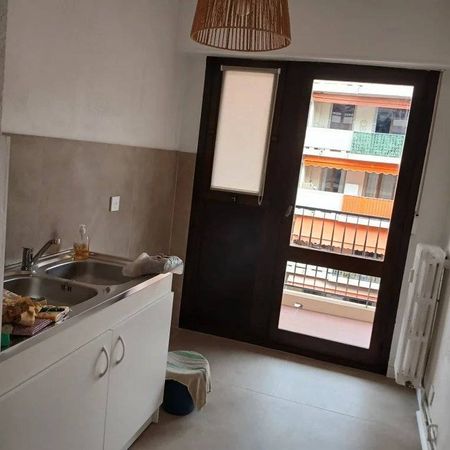 F2 de 46m² avec une terrasse de 11m² - Photo 5