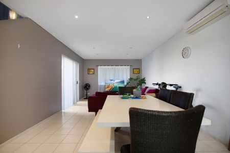 Townhouse in a great location for rent in Tea Gardens - Photo 2