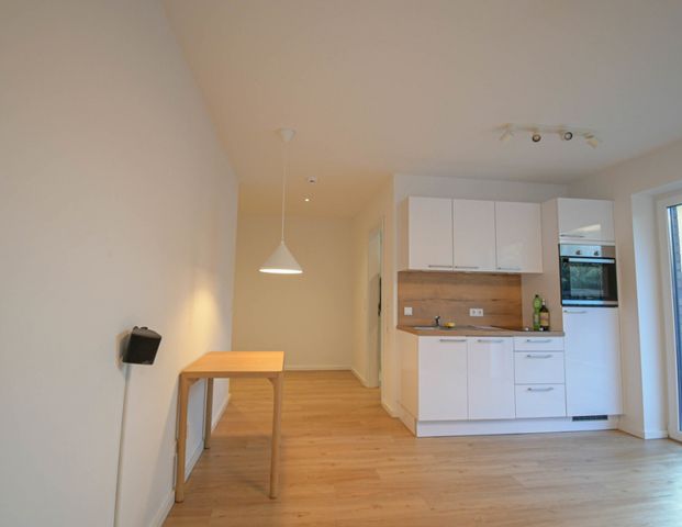 6555 - Modernes und helles Mikro-Appartement mit EBK und Terrasse! - Photo 1