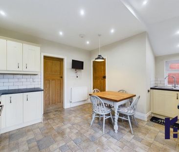 2 bedroom semi-detached house to rent - Photo 6
