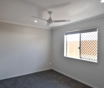 :: BRAND NEW, THREE BEDROOM BEAUTY IN HILLCLOSE! - Photo 6