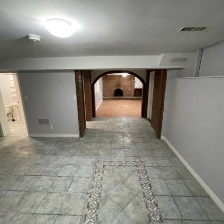 Beautiful Basement Apartment for Rent in the Heart of Maple! A++ - Photo 1