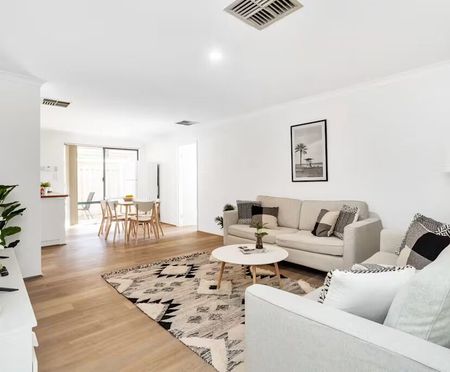 Rockingham - Photo 2