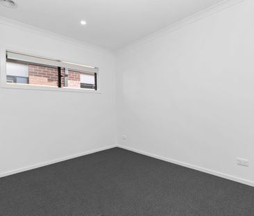 Space, Style & Effortless Living! - Photo 2