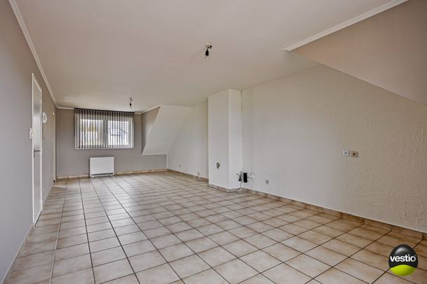 OPGEFRIST APPARTEMENT MET 3 SLK EN GARAGE - Photo 1