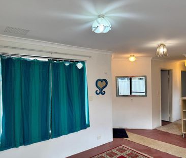 Low Maintenance 3-Bedroom Home in the Heart of Kelmscott - Photo 1