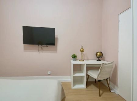 Largo Vitorino Damásio, Lisbon, Lisbon 1200-872 - Photo 4