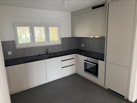 Attraktive 3½-Zimmer-Wohnung mit Balkon an ruhiger Lage in Grenchen - Photo 2