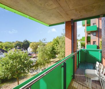 3 bedroom flat to rent - Photo 4