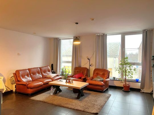 Duplex-appartement met 2 slaapkamers EN GARAGE. - Foto 1