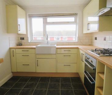2 bedroom maisonette to rent - Photo 2