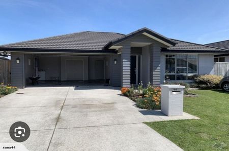 Spacious family home - Photo 2
