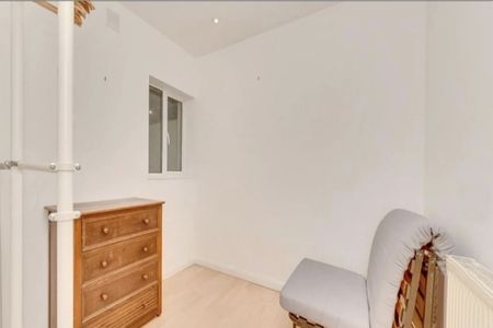 Room in a Shared Flat, Chesham Place, BN2 - Photo 4