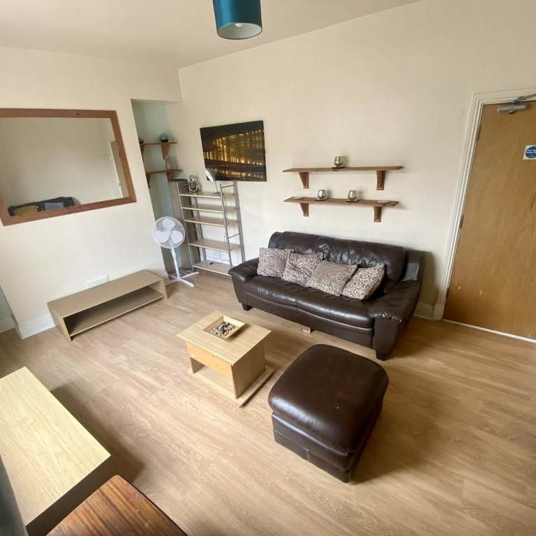 3 bedroom flat to rent - Photo 1