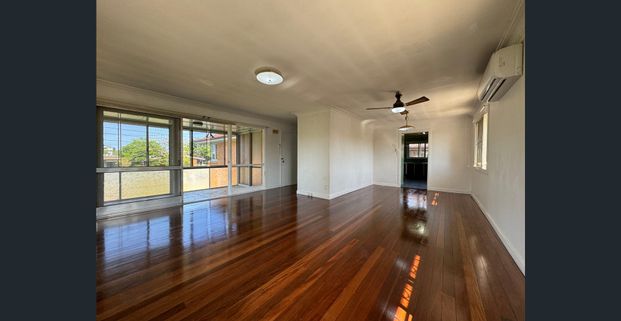 FOR RENT - SPACIOUS TWO STOREY FAMILY HOME IN PRIME LOCATION - Photo 1