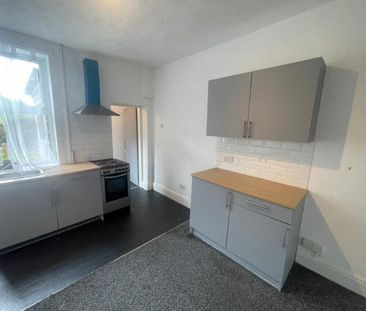 2 bed Terraced - To Let - Photo 6