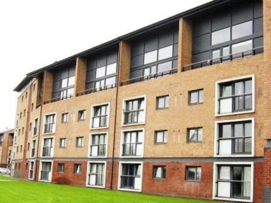 3 bedroom flat to rent - Photo 1