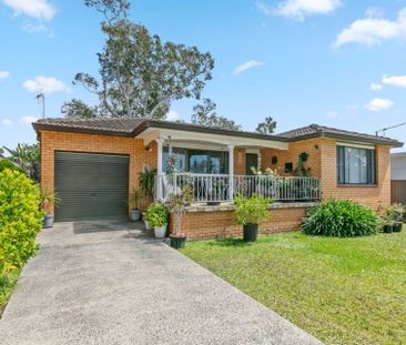 Lovely 3 Bedroom Renovated House in a Central Location&period; - Photo 2