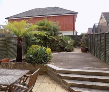 3 bedroom semi-detached house to rent - Photo 6