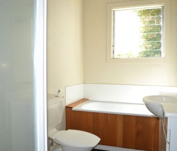 Central Three-Bedroom Home - Photo 6