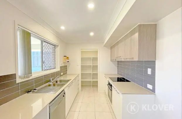 “Spacious Family Home in Boronia Heights 🌿🏡✨” - Photo 1