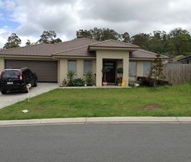 Superb Family Home - Your Dream Awaits in Upper Coomera! - Photo 3