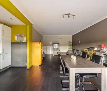 Ruim tweeslaapkamer appartement met garagebox in Hoevenen! - Photo 5