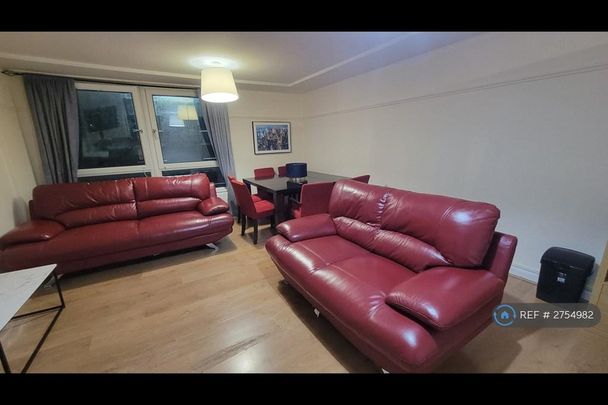 3 bedroom flat to rent - Photo 1