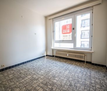 Ruim en lichtrijk appartement met 3 slaapkamers pal aan strand - Photo 5