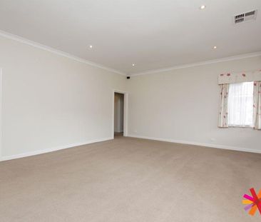 FAMILY HOME - Photo 5