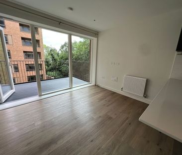 Studio Flat, Blenheim Mansions, N8 - Photo 2