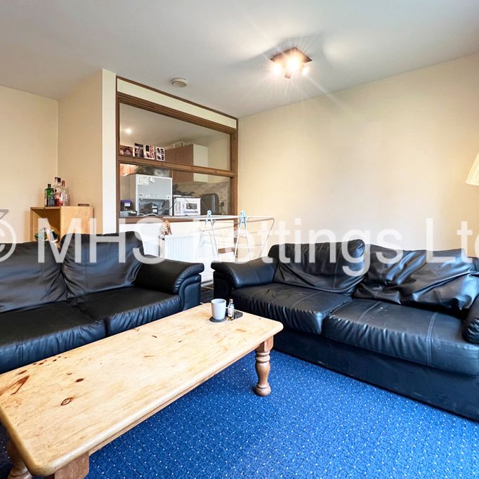 3 Bedroom Apartment for rent in Station Approach - Photo 1