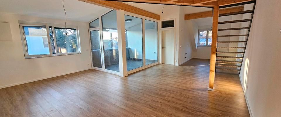 Dachgeschoss-Wohnung mit Galerie und Loggia - Photo 1