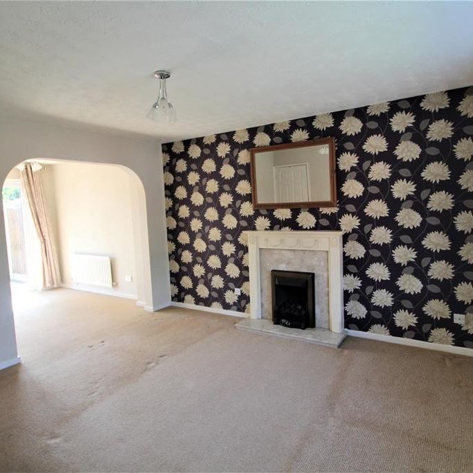 3 bedroom end of terrace house to rent - Photo 1